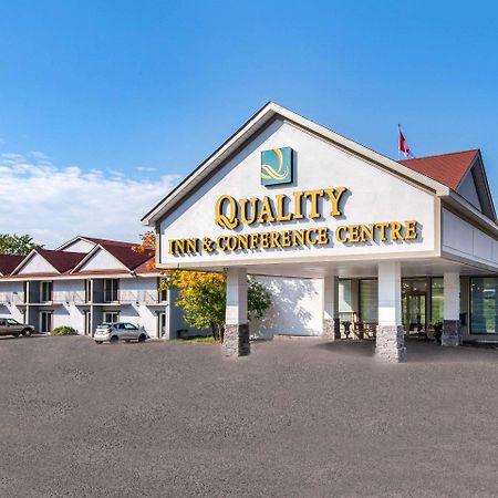 Quality Inn & Conference Centre Orillia Buitenkant foto