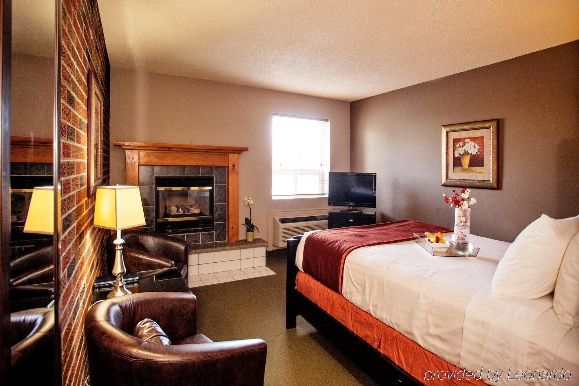 Quality Inn & Conference Centre Orillia Buitenkant foto